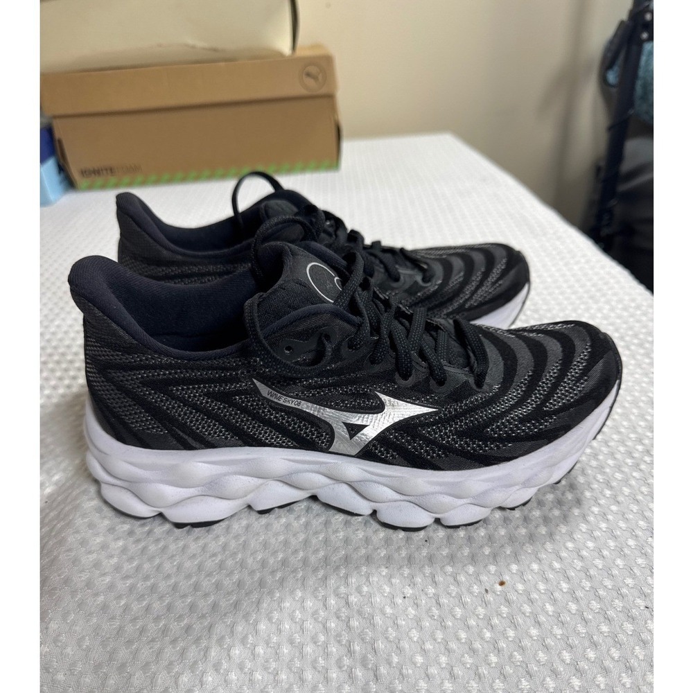 Mizuno Running Shoes Womens 7 Wave Sky 08 Black NWOB
